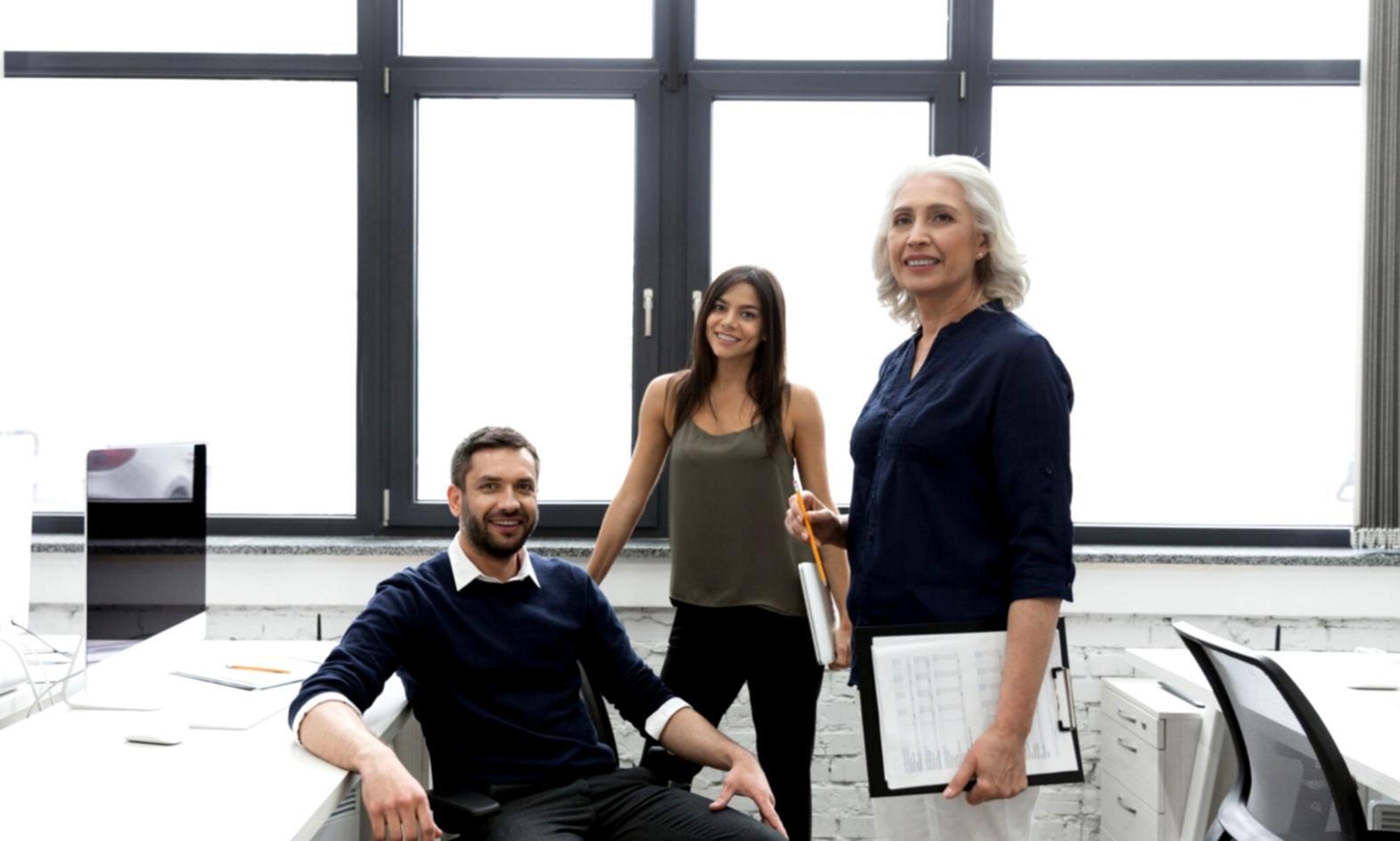 Рабочий процесс анализа финансовых данных на компьютере